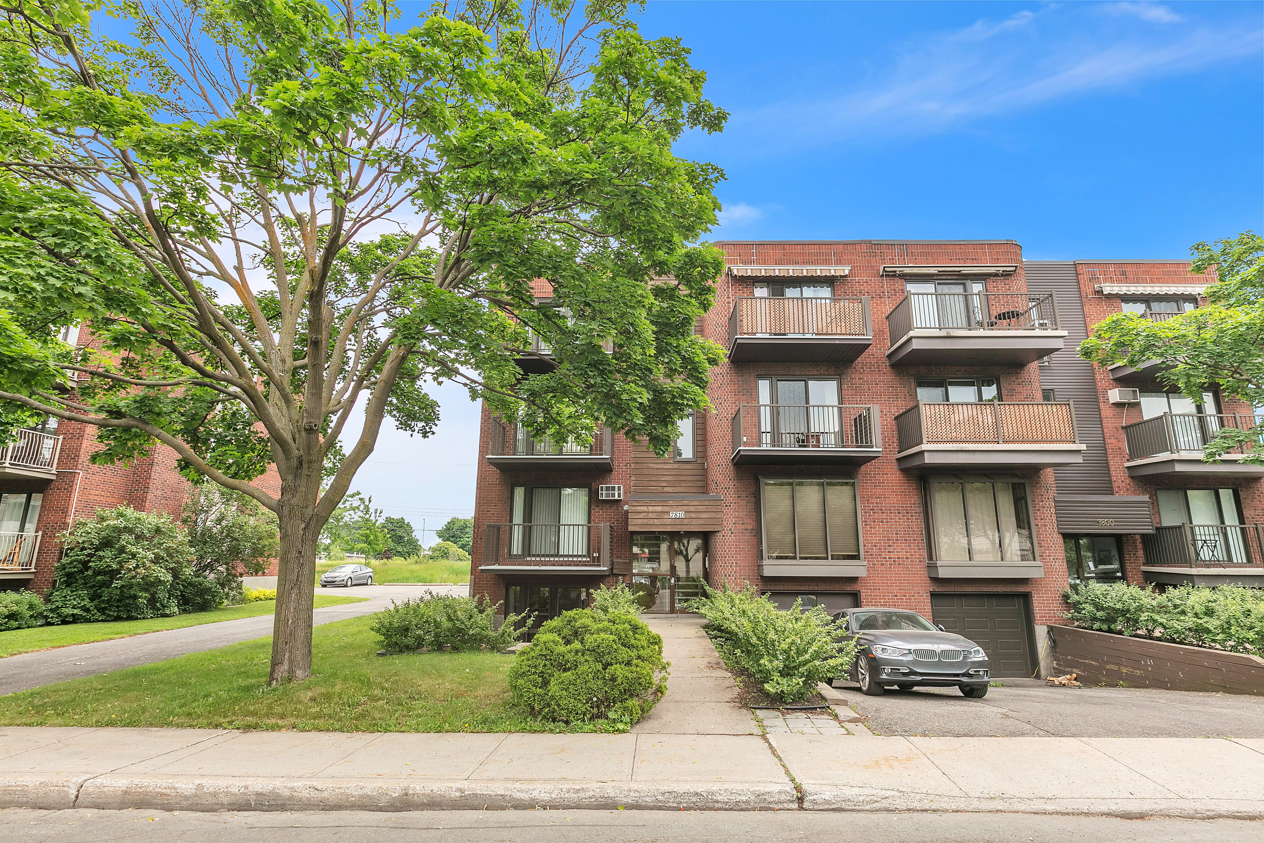 7810 Rue Madeleine-Huguenin — photo 1